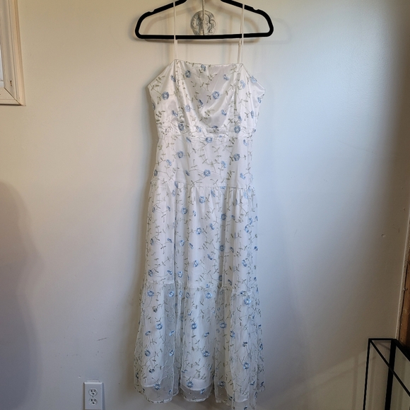 Storia Floral Embroidered Dress Size Large - Picture 2 of 8